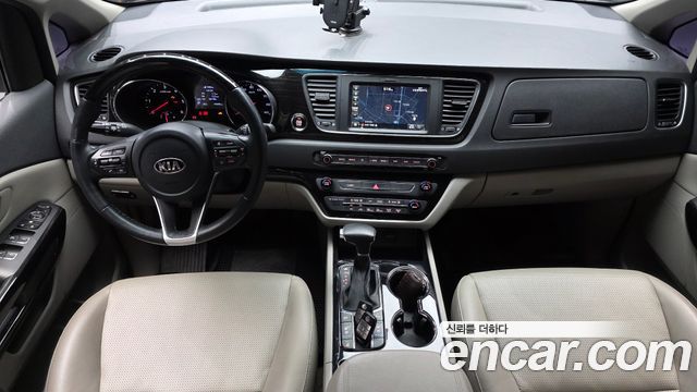 2018 Kia Canival 11-Seater Prestige, photograph 8