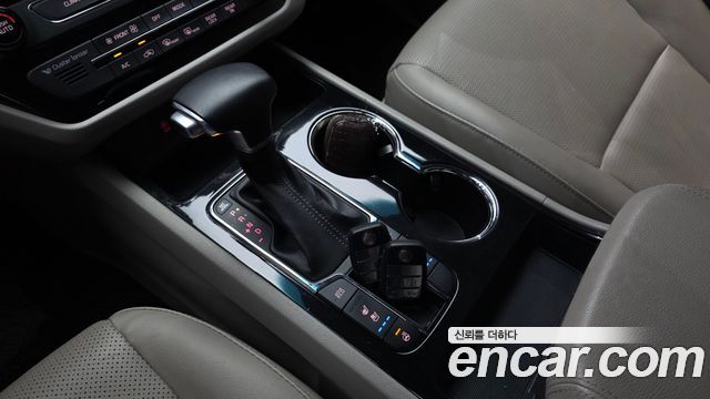 2018 Kia Canival 11-Seater Prestige, photograph 9