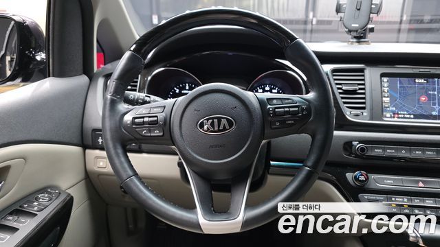 2018 Kia Canival 11-Seater Prestige, photograph 5