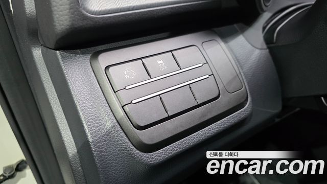 KG_Mobility_Ssangyong TIBOLI VX 2WD — photo 1 of 20