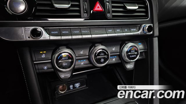 2019 Genesis G70 2.0T AWD, photograph 8