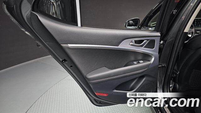 2019 Genesis G70 2.0T AWD, photograph 9