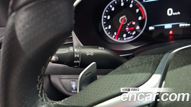 2019 Genesis G70 2.0T AWD, photograph 11