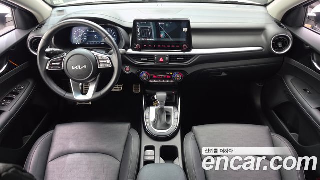 Kia K3 1.6 — photo 1 of 31