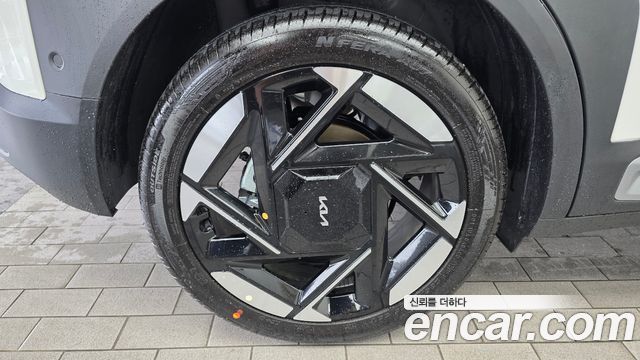 Kia Seltos Gasoline 1.6T 2WD — photo 1 of 34