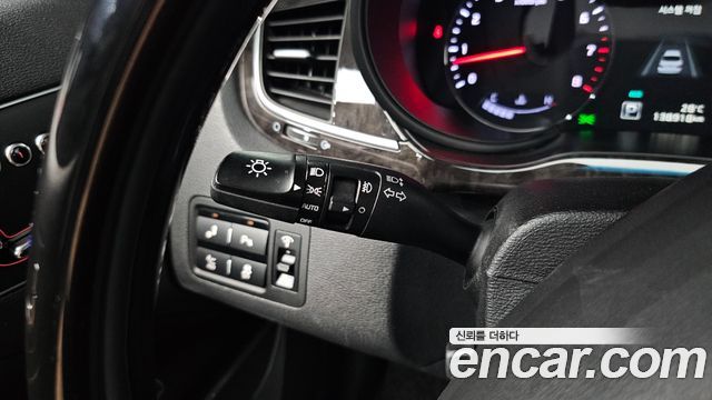 Kia K9 3.3 GDI Executive — photo 1 of 35