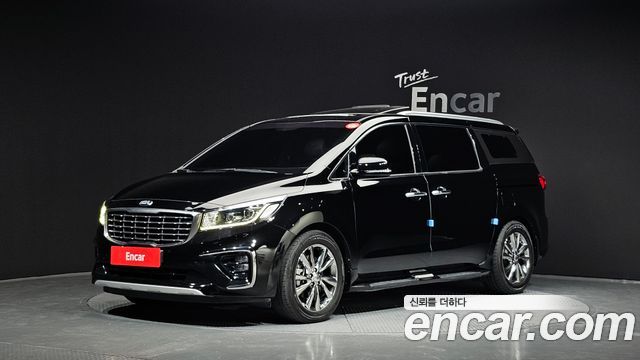 Kia Canival 9-Seater Prstige — photo 1 of 30