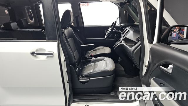 Kia RAY Prestige — photo 1 of 30