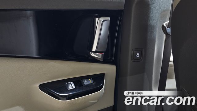 Kia Canival Diesel 9-Seater Noblesse — photo 1 of 30