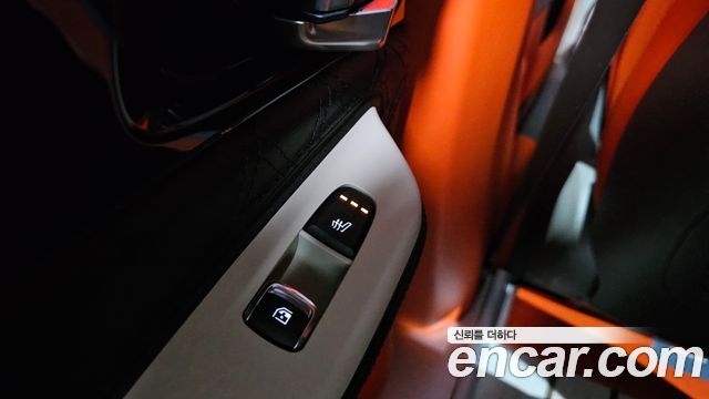 Kia Canival HEV 9-Seater Hi-Limousine (Special vehicle) — photo 1 of 40