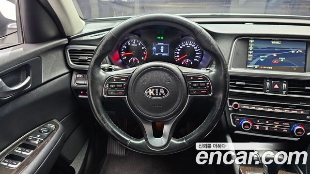 Kia K5 2.0 MX — photo 1 of 30