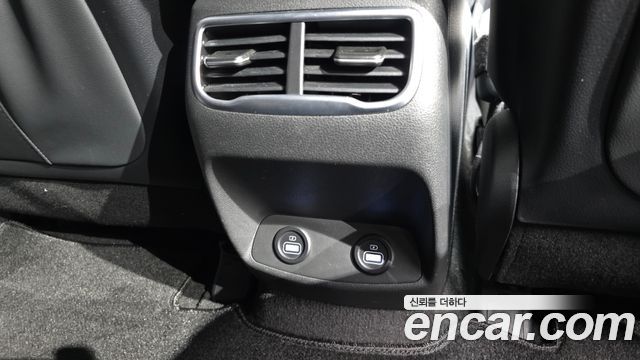 Hyundai Santafe HEV 1.6 4WD — photo 1 of 40