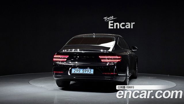 Genesis G80 e-AWD — photo 1 of 39
