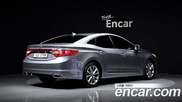 Hyundai Grandeur HG220 Diesel Premium — photo 1 of 20