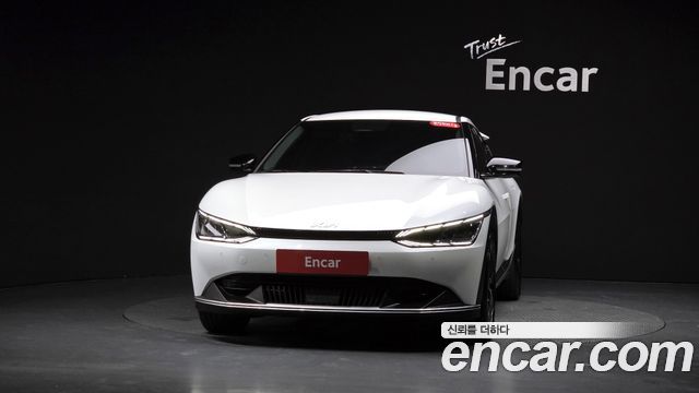 Kia EV6 Long Range — photo 1 of 30