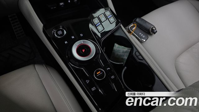 Kia Sportage Signature 4WD — photo 1 of 33