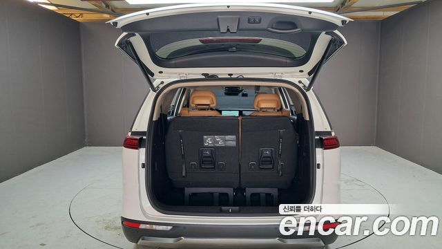 Kia Canival Diesel 7-Seater Noblesse — photo 1 of 36
