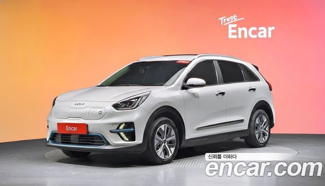 Kia Niro Noblesse — photo 1 of 33