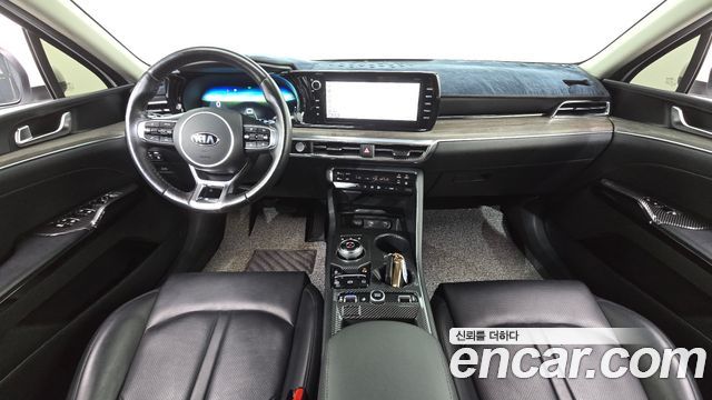 Kia K5 2.0 — photo 1 of 30