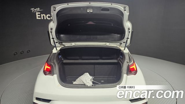 Hyundai Veloster 2.0 N — photo 1 of 35