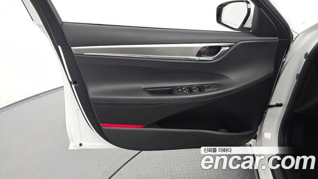Hyundai Grandeur 2.5 — photo 1 of 31