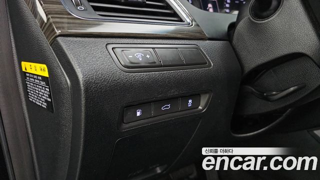 Hyundai Sonata 2.0 Smart — photo 1 of 20