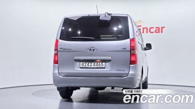 Hyundai Starex 3-Seater VAN — photo 1 of 20