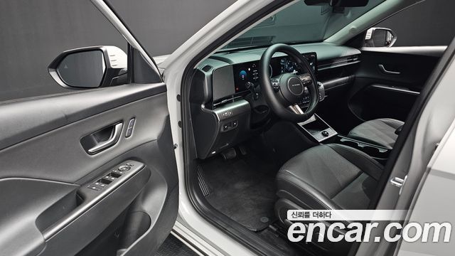 Hyundai Kona Long Range — photo 1 of 35