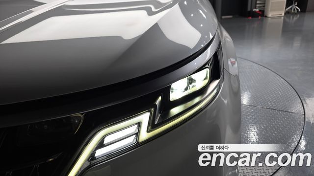 Kia Canival Gasoline 9-Seater Prestige — photo 1 of 30