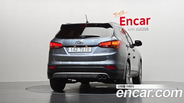 Hyundai Santafe Diesel(e-VGT) 2.0 2WD Premium — photo 1 of 30