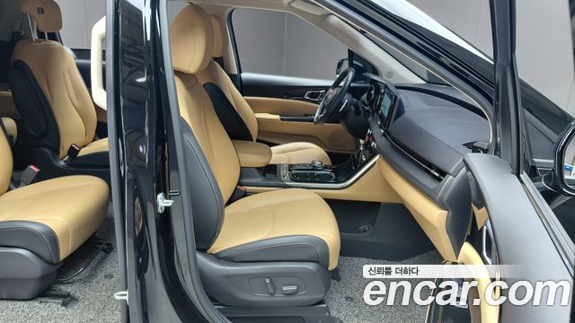 Kia Canival Diesel 9-Seater Noblesse — photo 1 of 30
