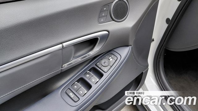 Hyundai Sonata Premium Plus — photo 1 of 30