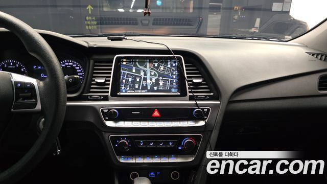 Hyundai Sonata LPI Taxi — photo 1 of 29