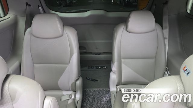 Kia Canival 9-seater Prestige