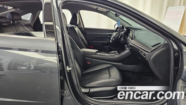 Hyundai Sonata 2.0 — photo 1 of 30