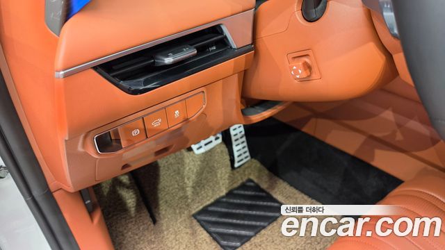 Kia K8 2.5 Gasoline 2WD — photo 1 of 31
