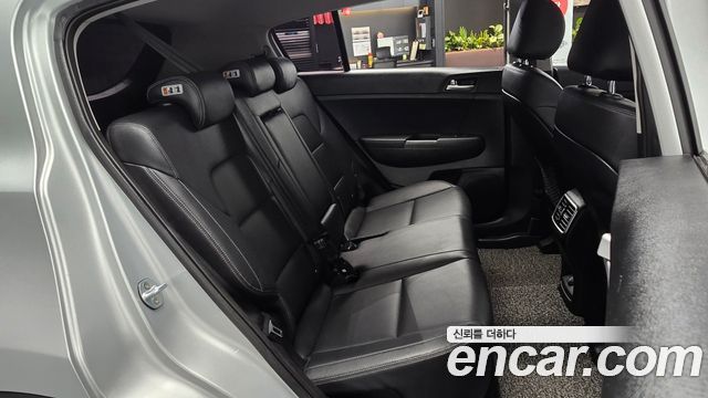 Kia Sportage Diesel 2.0 2WD — photo 1 of 31