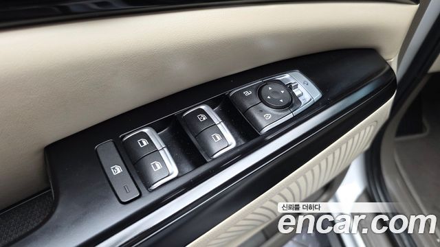 Kia Canival Diesel 9-Seater Prestige