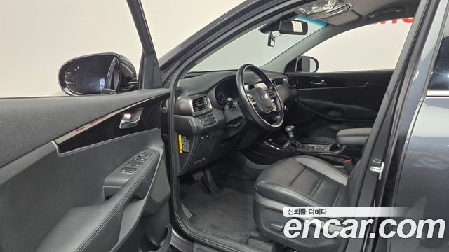 Kia Sorento Diesel 2.0 2WD — photo 1 of 33
