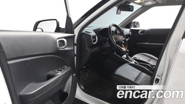 Hyundai Venue 1.6 Modern Plus — photo 1 of 33