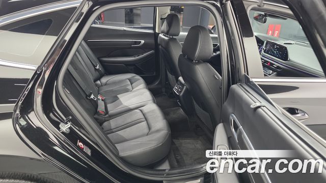 Hyundai Sonata 2.0 — photo 1 of 30