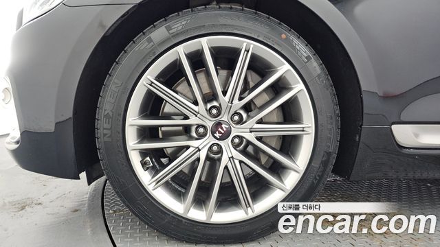 Kia K9 3.8 GDI AWD — photo 1 of 40