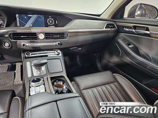 Genesis G90 3.8 — photo 1 of 20