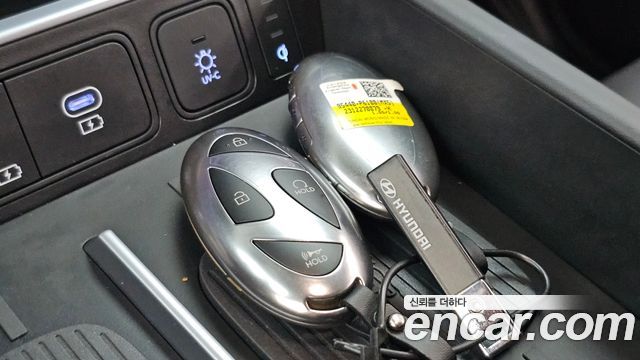 Hyundai Santafe Gasoline 2.5T 4WD — photo 1 of 38