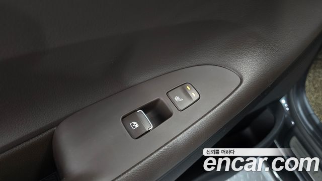Hyundai Grandeur 2.5 — photo 1 of 20
