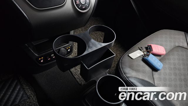 Kia RAY Prestige — photo 1 of 20