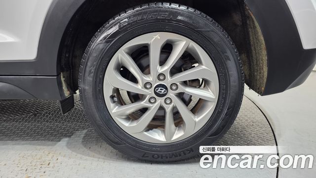 Hyundai Tucson Diesel 1.7 2WD — photo 1 of 31