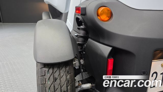 Renault-KoreaSamsung Twizy Life(2-Seater) — photo 1 of 30