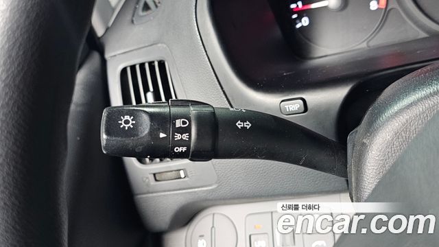 Hyundai Starex 5-Seater LPi VAN — photo 1 of 31