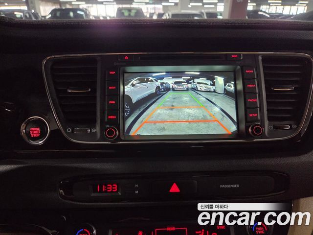 Kia Canival 9-seater Hi-Limousine — photo 1 of 19